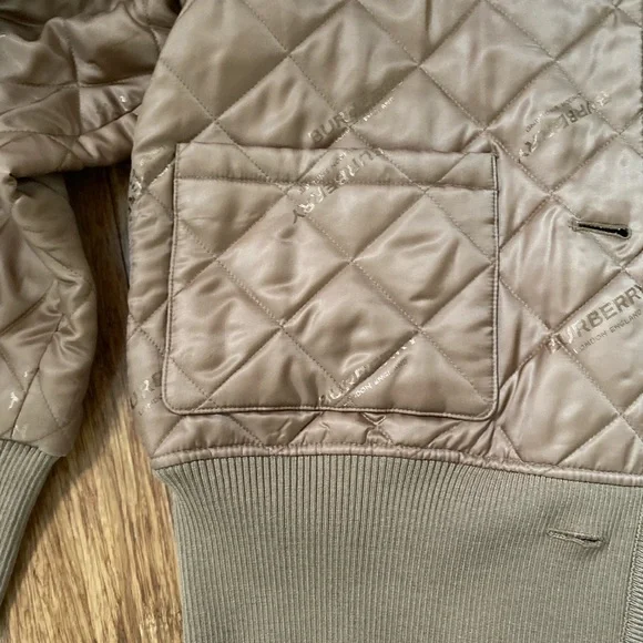 BNWT Burberry sweater Jacket - Picture 3 of 7